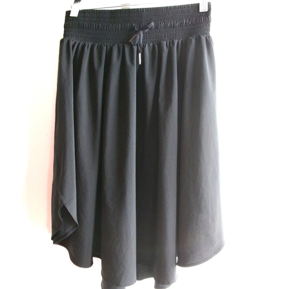 Lululemon Women's Black Athletic Skirt Size 6 Drawstring Performance